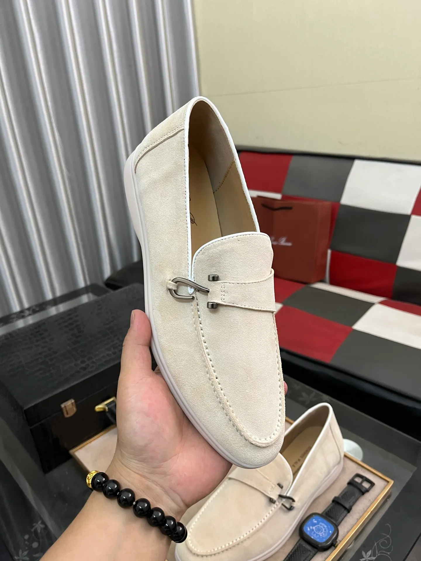 Men's Men's Shoes💰420⌚️⌚️【Loro Piana】LP couple's casual sneakers. Simple and fashionable, the upper is made of cow suede and leather. Sheepskin feet. Custom rubber sole. Size: Female 35-42 (35, 41, 42, 43 customized are non-refundable) Male 38-46 (45, 46 customized)